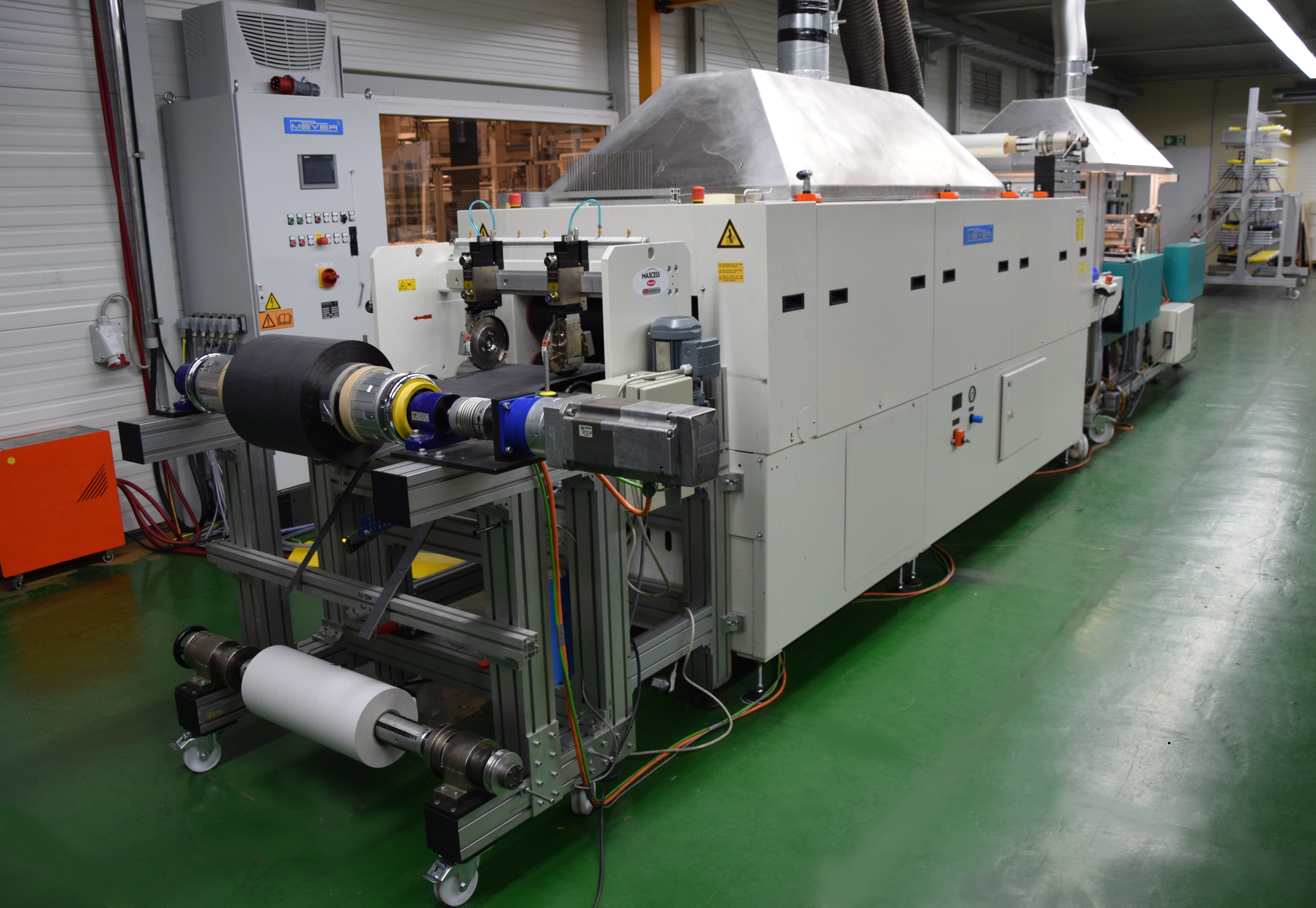 Cetex UD-Faserfolienanlage Gesamtansicht der Cetex UD-Faserfolienanlage im Technikum